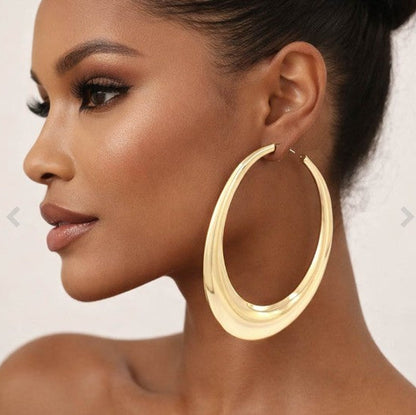 Oversized Oval Hoops Gold