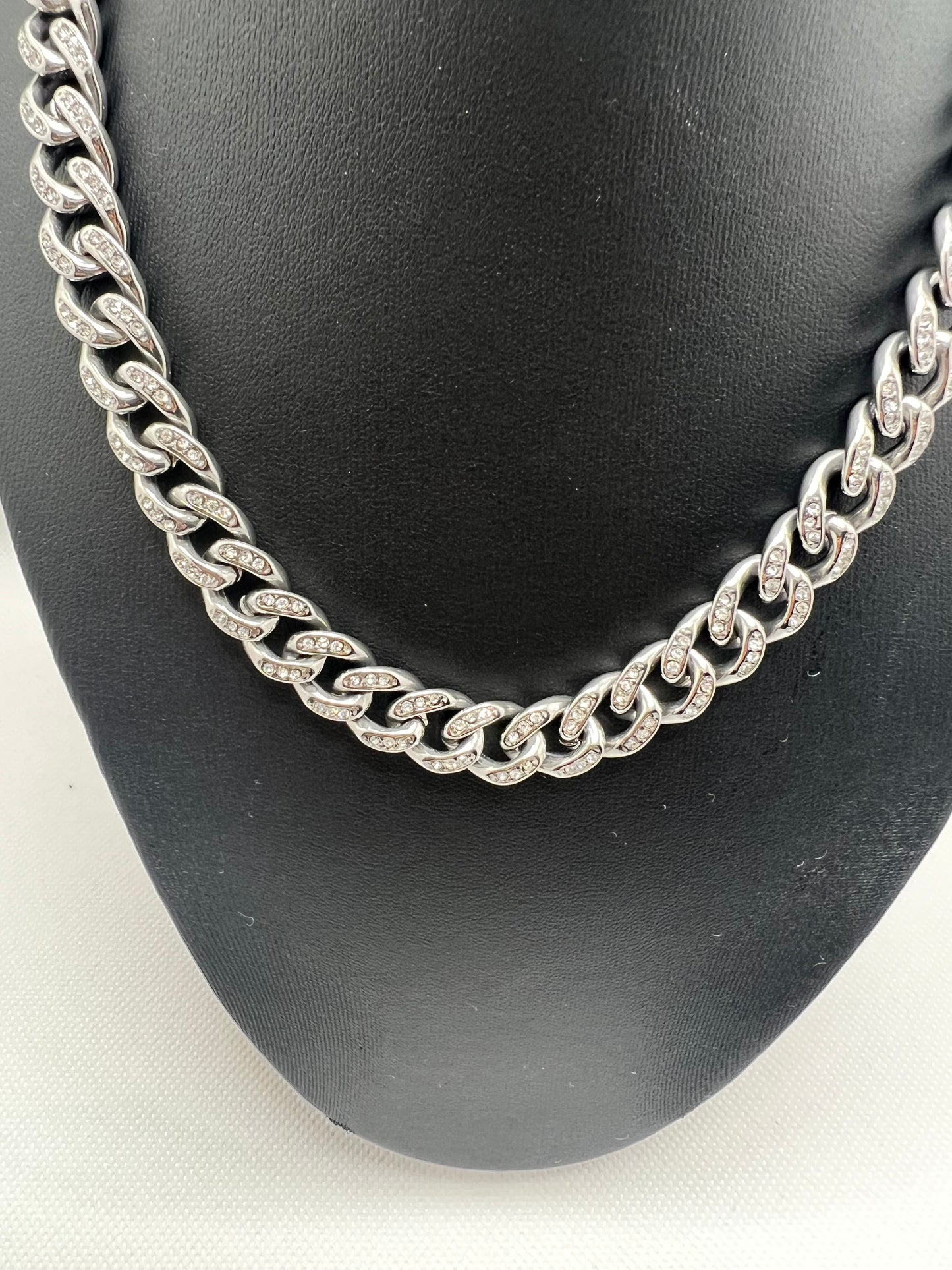Stone Accented Chain Link