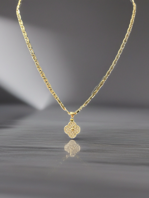 Clover / Quatrefoil Pendant with Chain