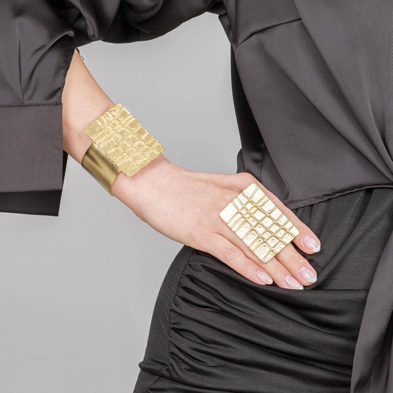 ZeyDor Gold Modern Design Bracelet Set